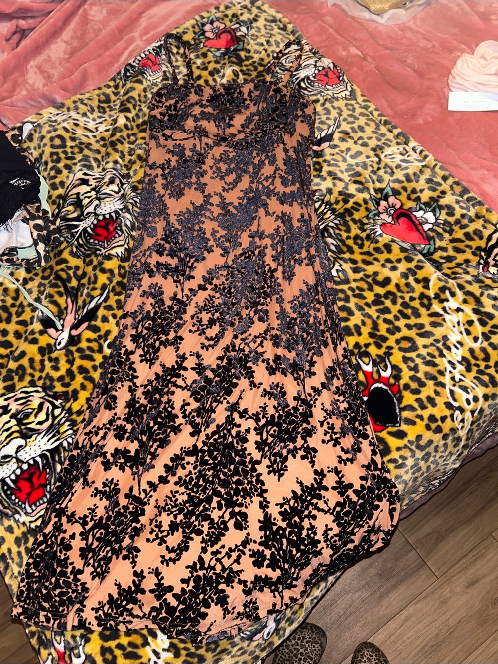 Sleeveless Peach Maxi Dress with Black Lace Appliqué